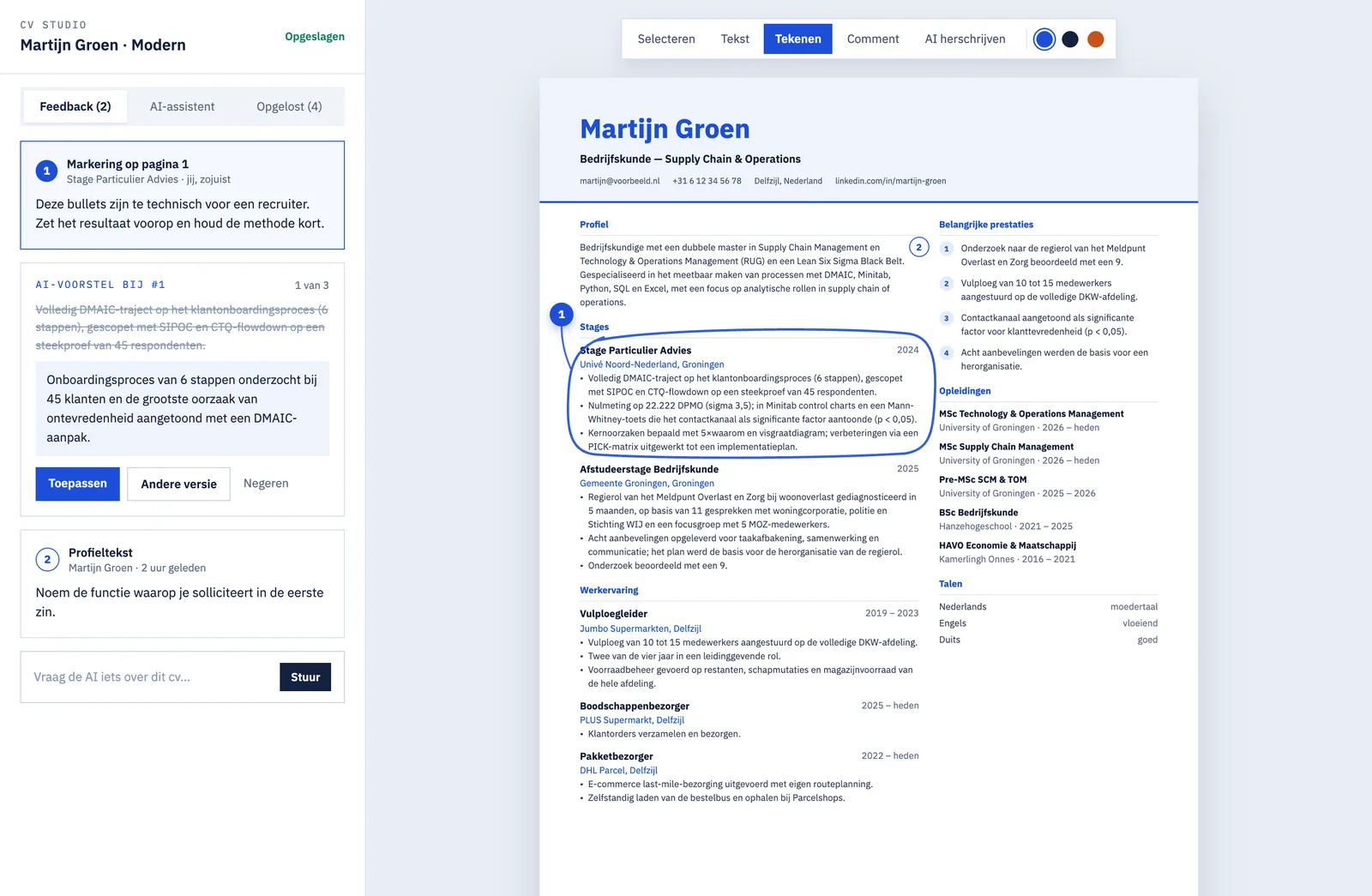 De CV Studio met een blauwe markering rond een stage, een comment en een AI-voorstel ernaast